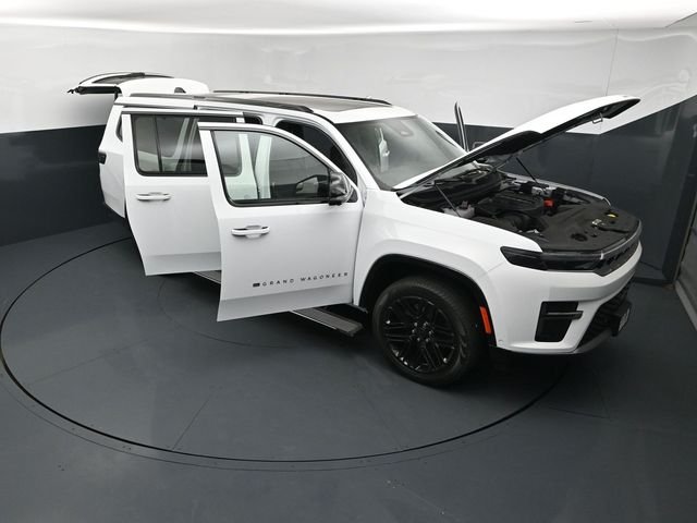 New 2026 White Jeep Limited Reserve image 28