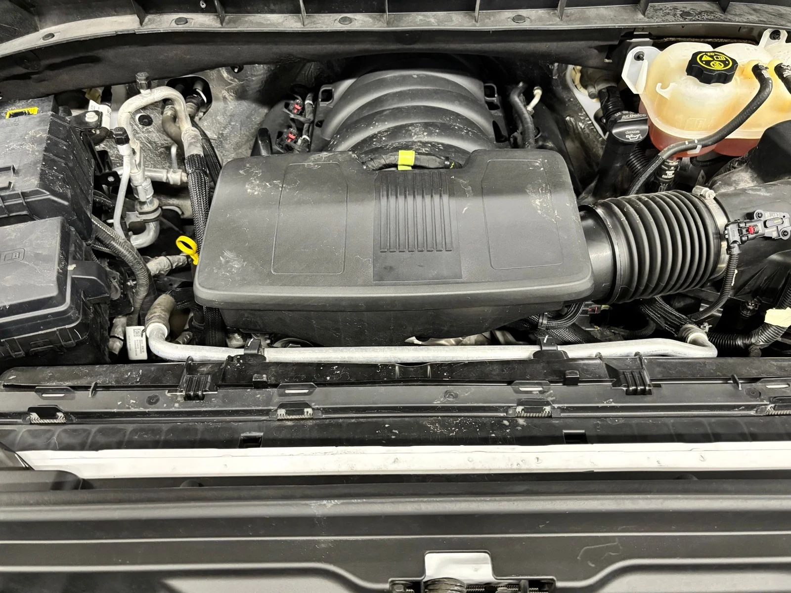 Used 2023 White GMC Elevation image 24