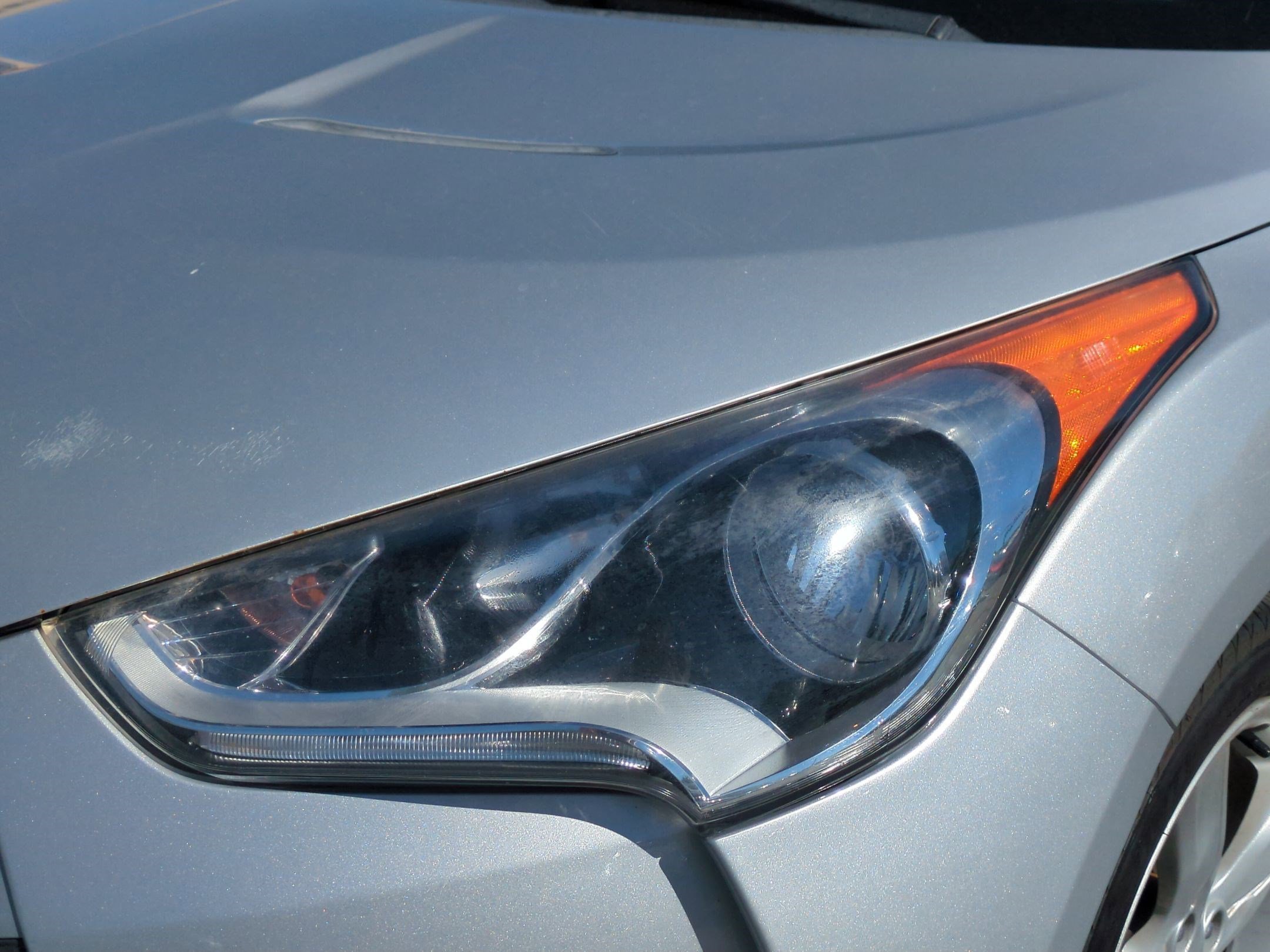 2014 Hyundai Veloster Base - Photo 11