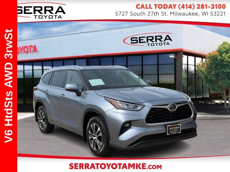 Used 2020 Moon Dust Toyota XLE image 1