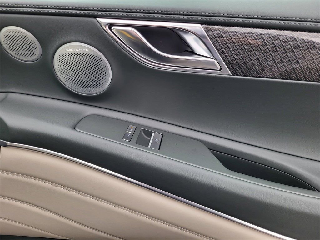 New 2026 Black Genesis 3.5T E-SC MHEV image 14