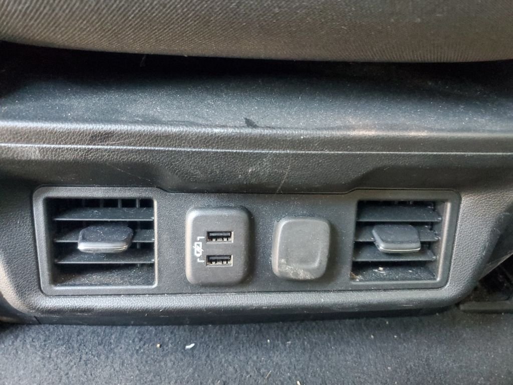 Used 2019  GMC SLE image 15