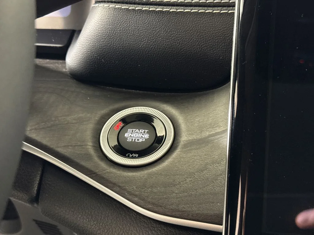 Used 2023 Diamond Black Jeep Limited image 32