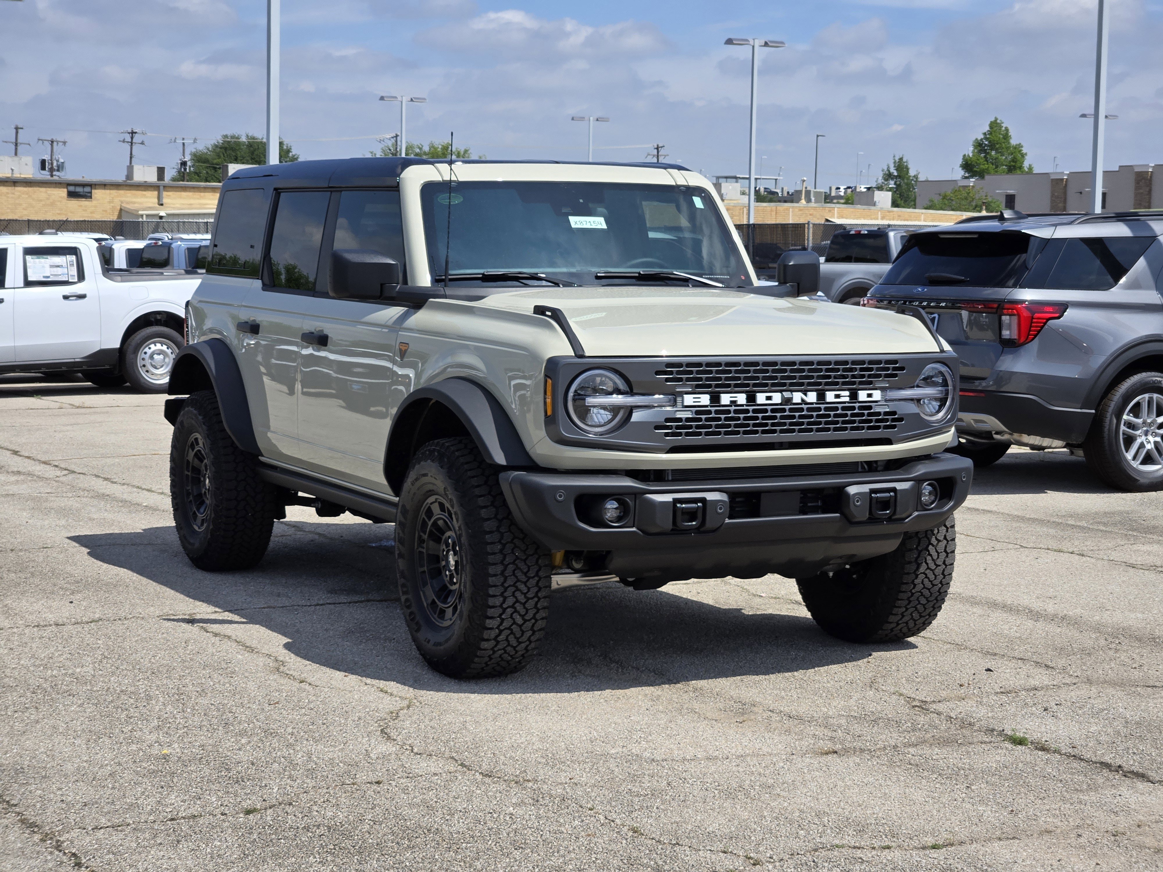 New 2026 Beige Ford Badlands image 2