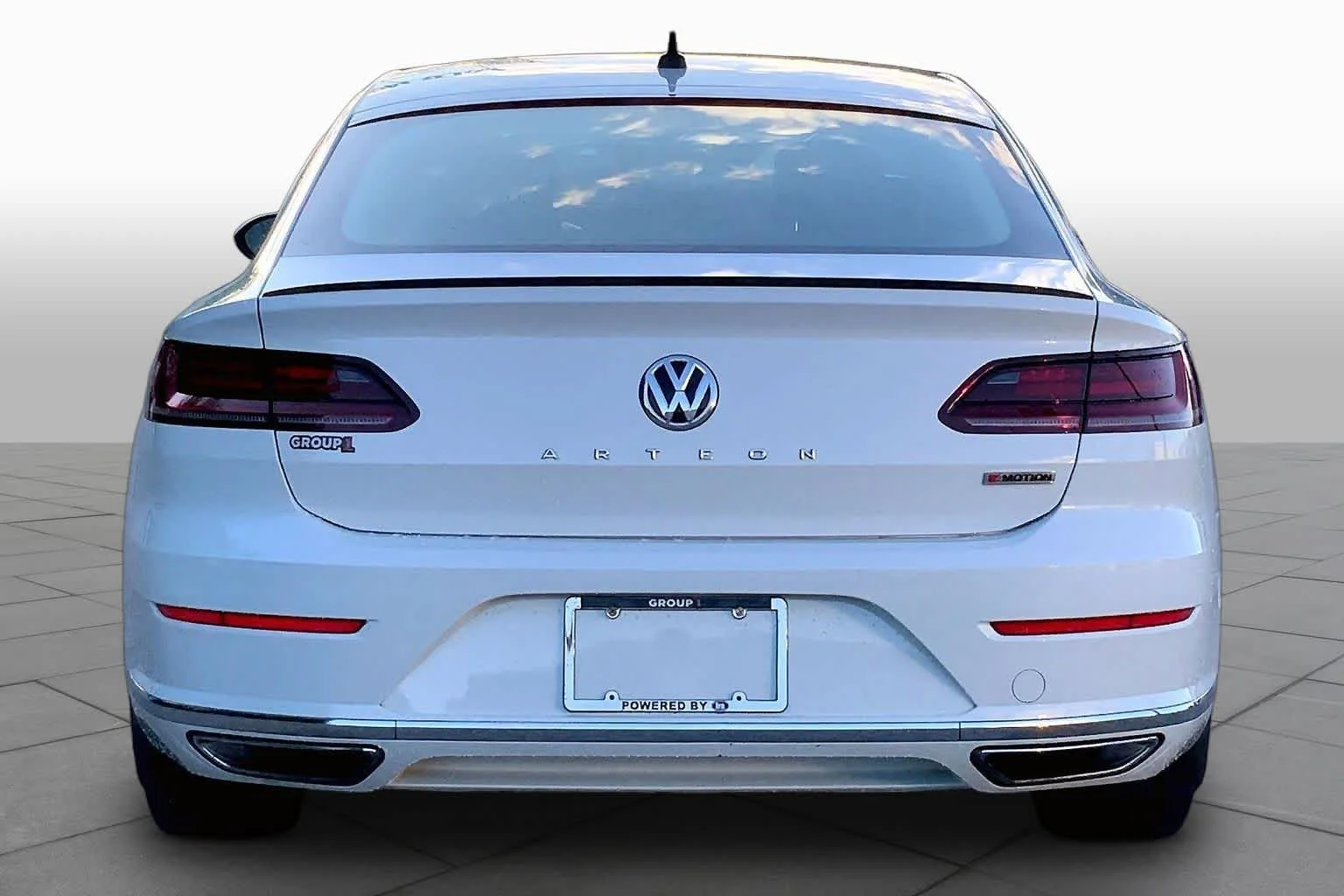 Used 2019 Pure White Volkswagen SEL R-Line image 5