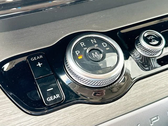 New 2025 Gray Metallic Ford Platinum image 12