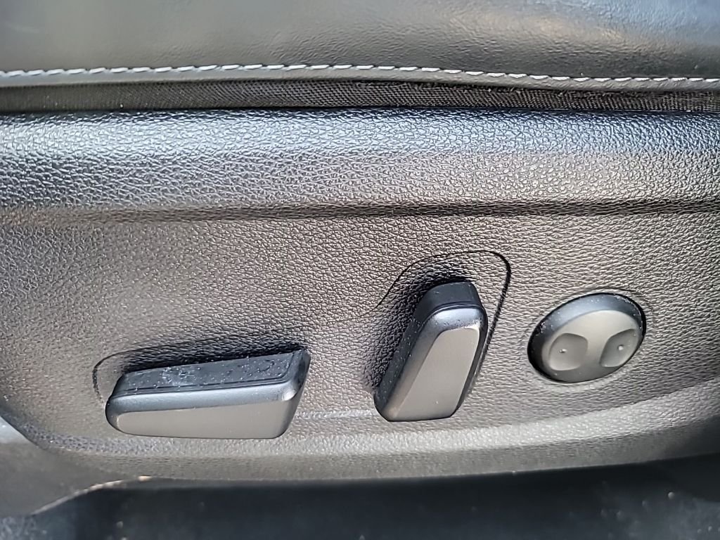 Used 2021 Silver Kia S image 16