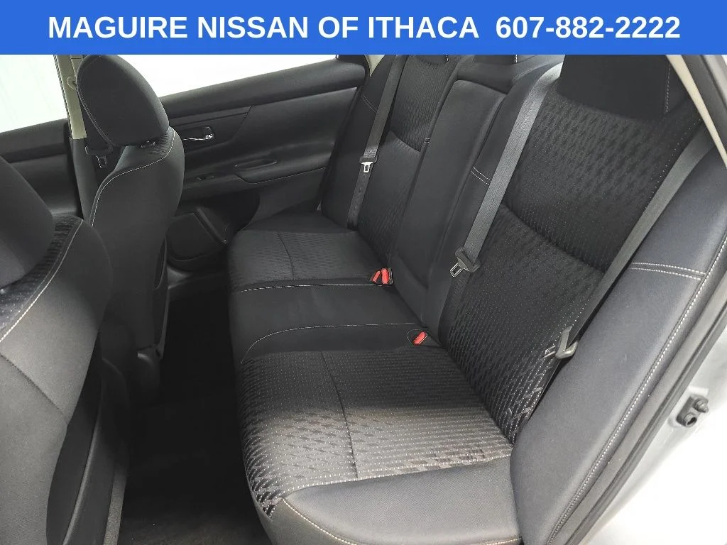 Used 2016 Silver Nissan 2.5 S image 31