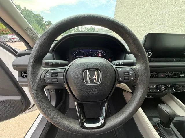 Certified Used 2025 Platinum White Pearl Honda 1.5T SE image 29