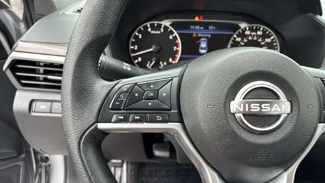 Used 2024 Silver Nissan 2.5 SV image 22