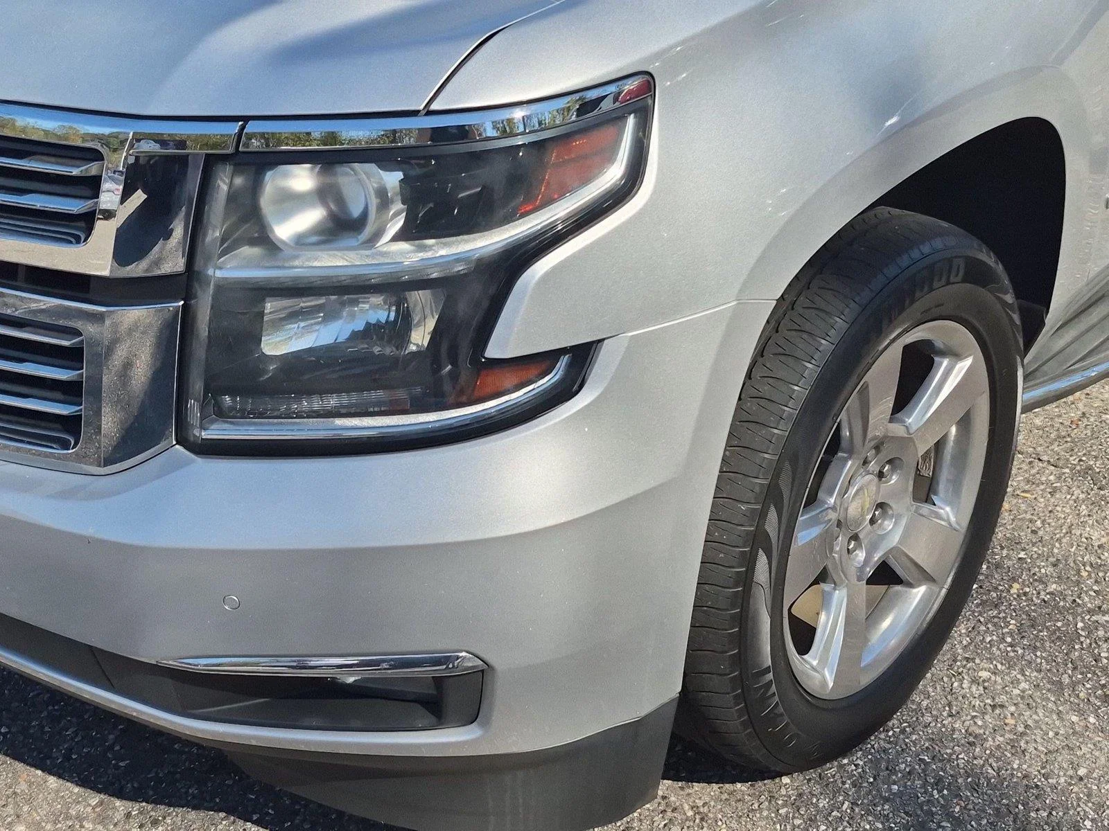 Used 2018 Silver Ice Metallic Chevrolet Premier image 9