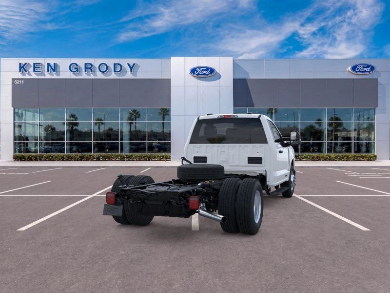 New 2025 Oxford White Ford XL image 9