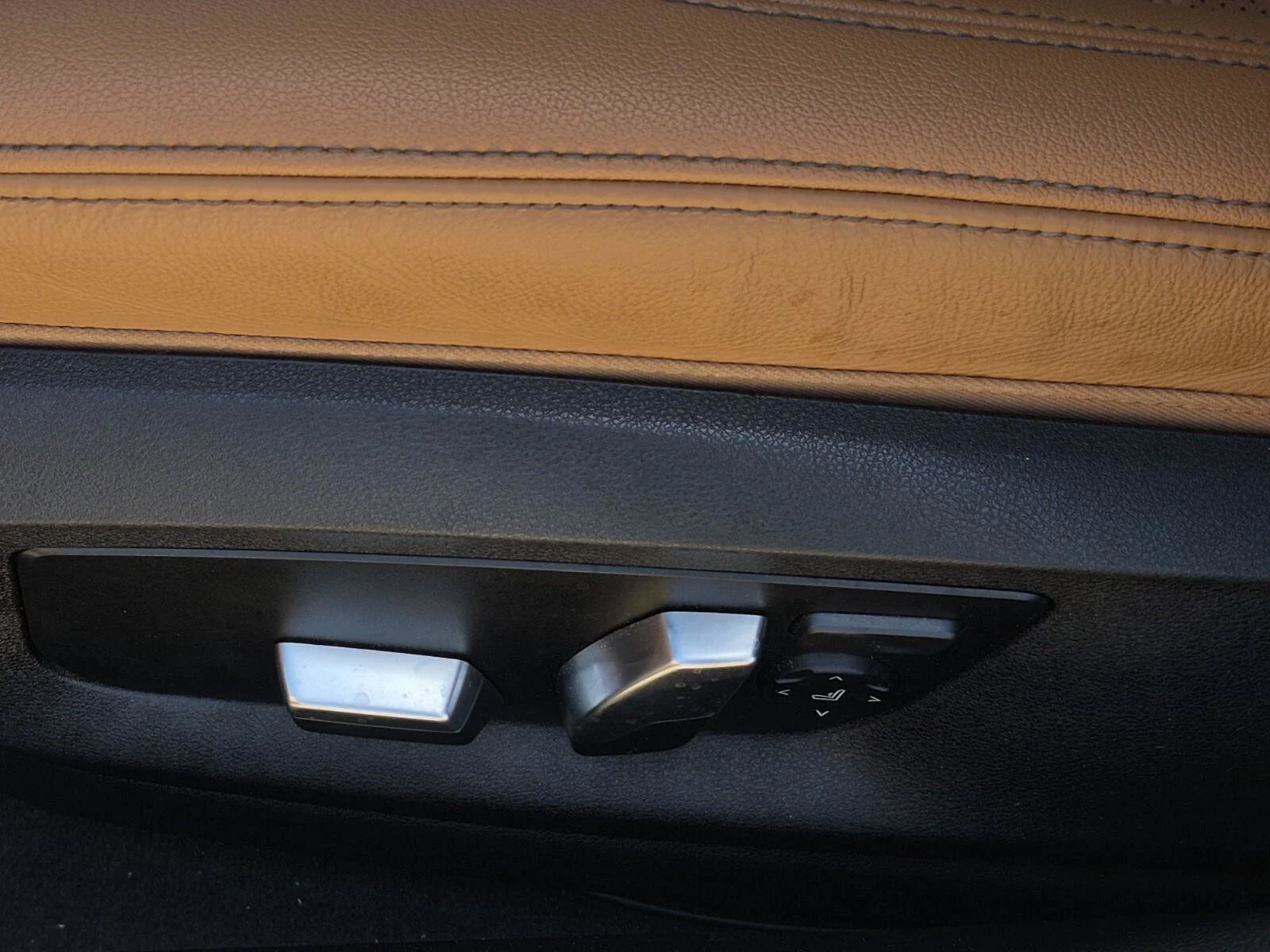 Certified Used 2023 Black Sapphire Metallic BMW 530i image 14
