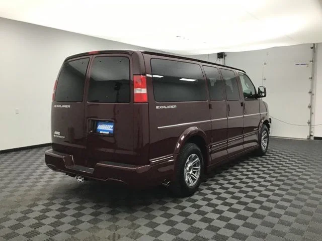 Used 2023 Red Chevrolet Explorer Limited SE image 3