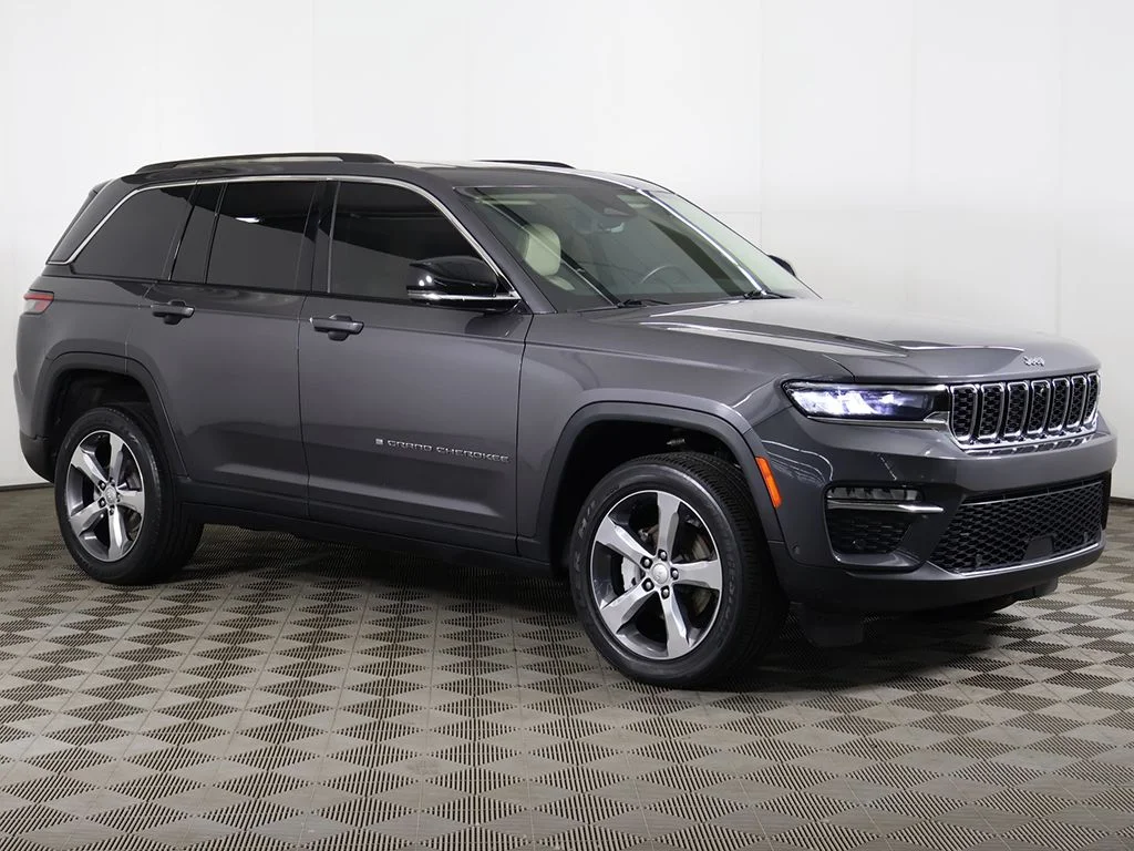 Used 2022 Gray Jeep Limited image 64