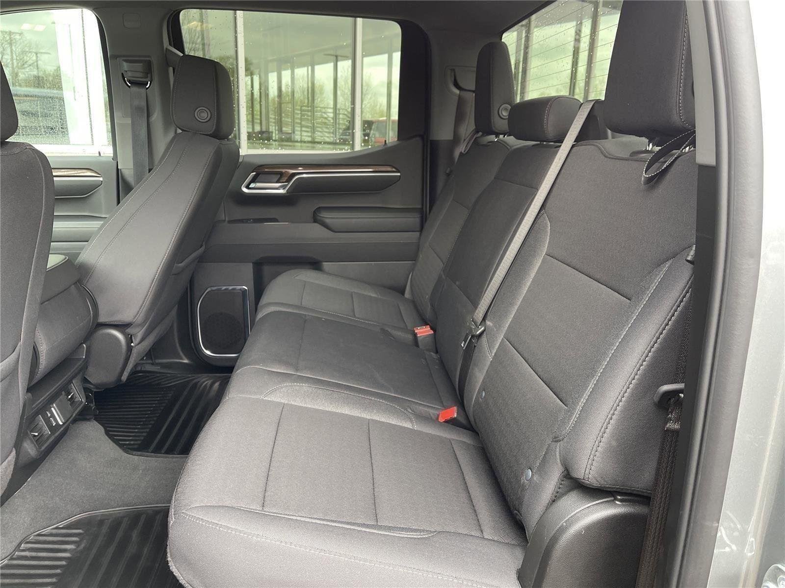 2025 Chevrolet Silverado 1500 LT - Photo 38