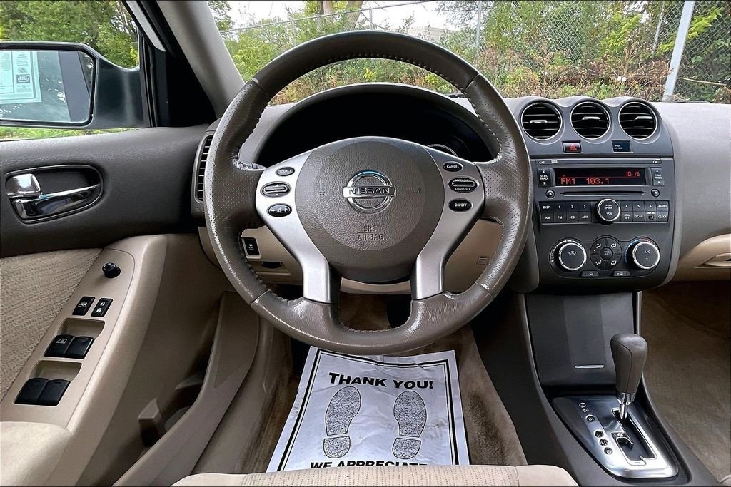 Used 2012 White Nissan 2.5 S image 4