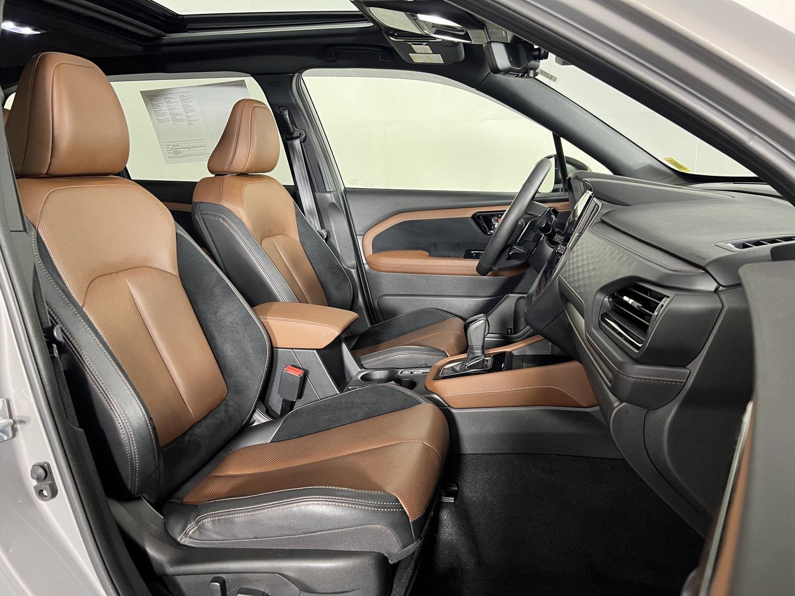 Used 2025 River Rock Pearl Subaru Touring image 15
