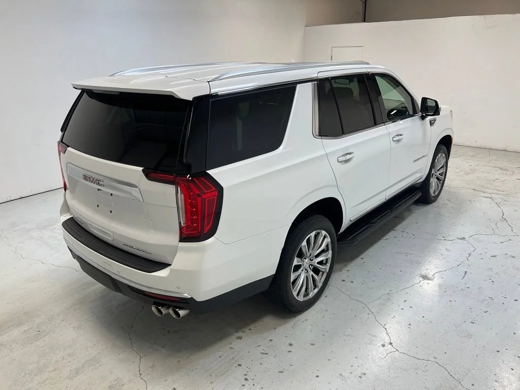 Used 2024 White Frost Tricoat GMC Denali image 3