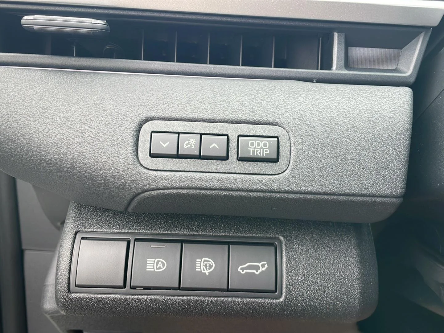 New 2026 Crystal White Pearl Subaru Premium image 12