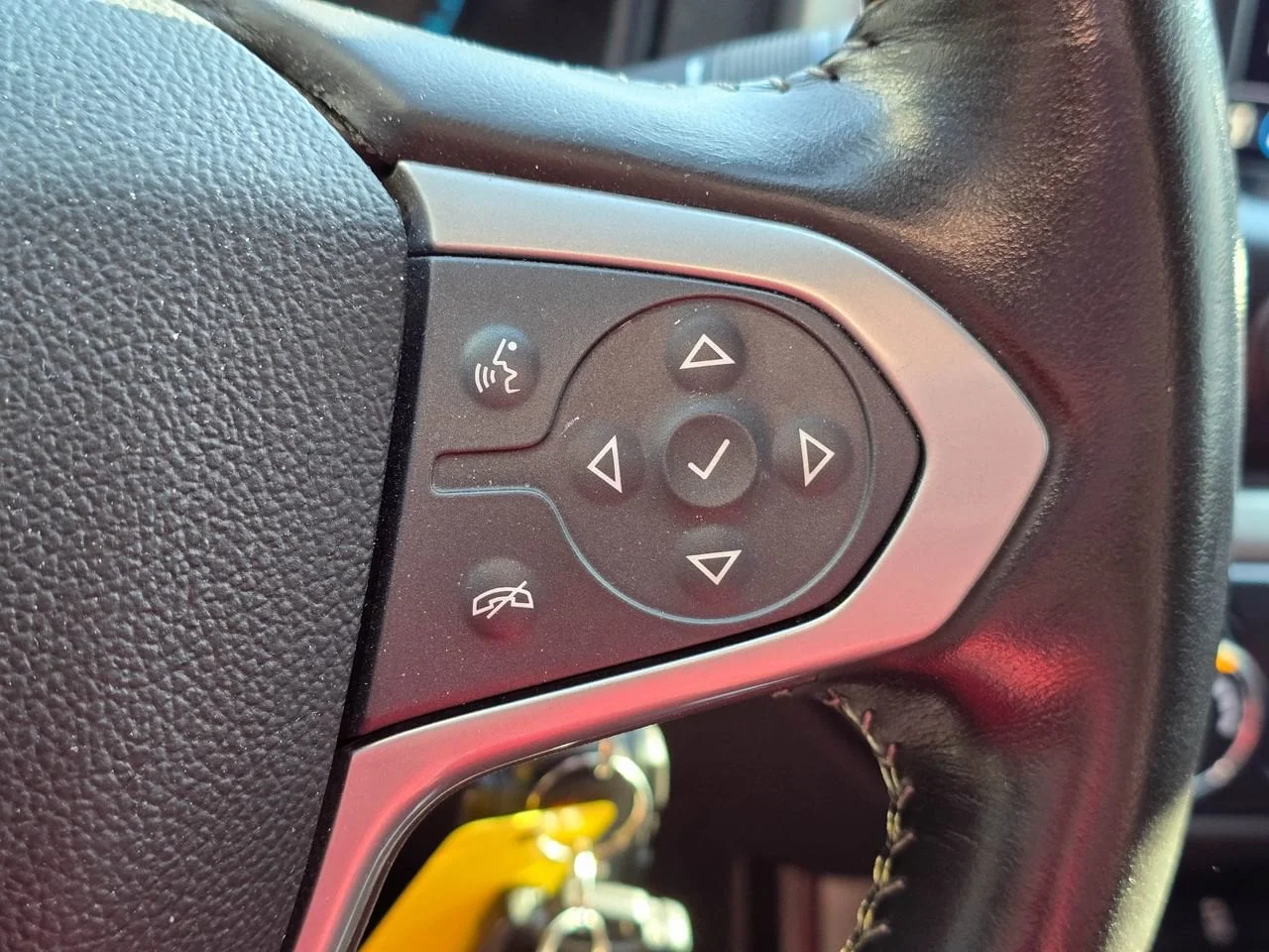 Used 2019 Satin Steel Metallic Chevrolet 2WD LT image 20