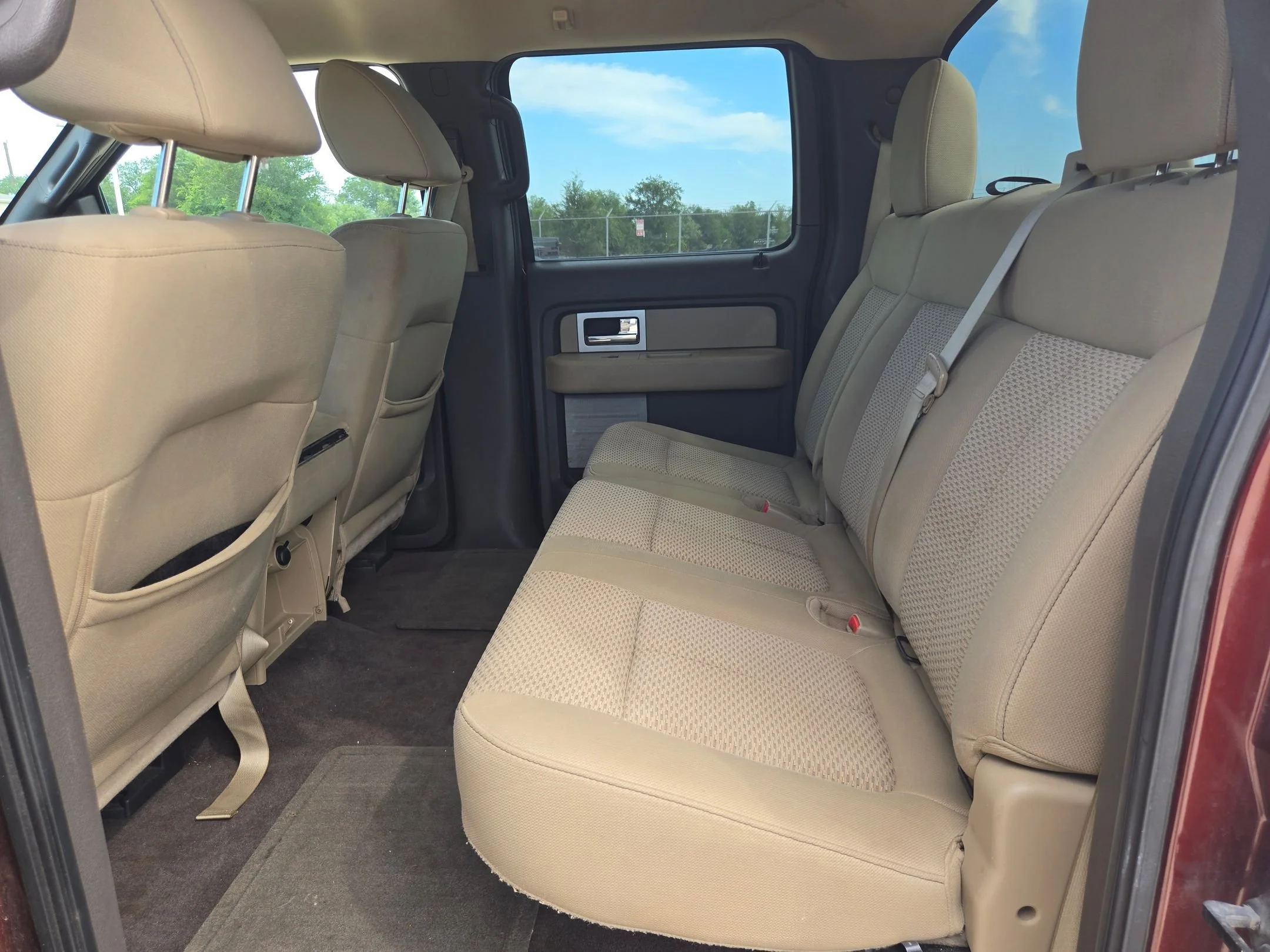 Used 2010 Red Ford XLT image 13