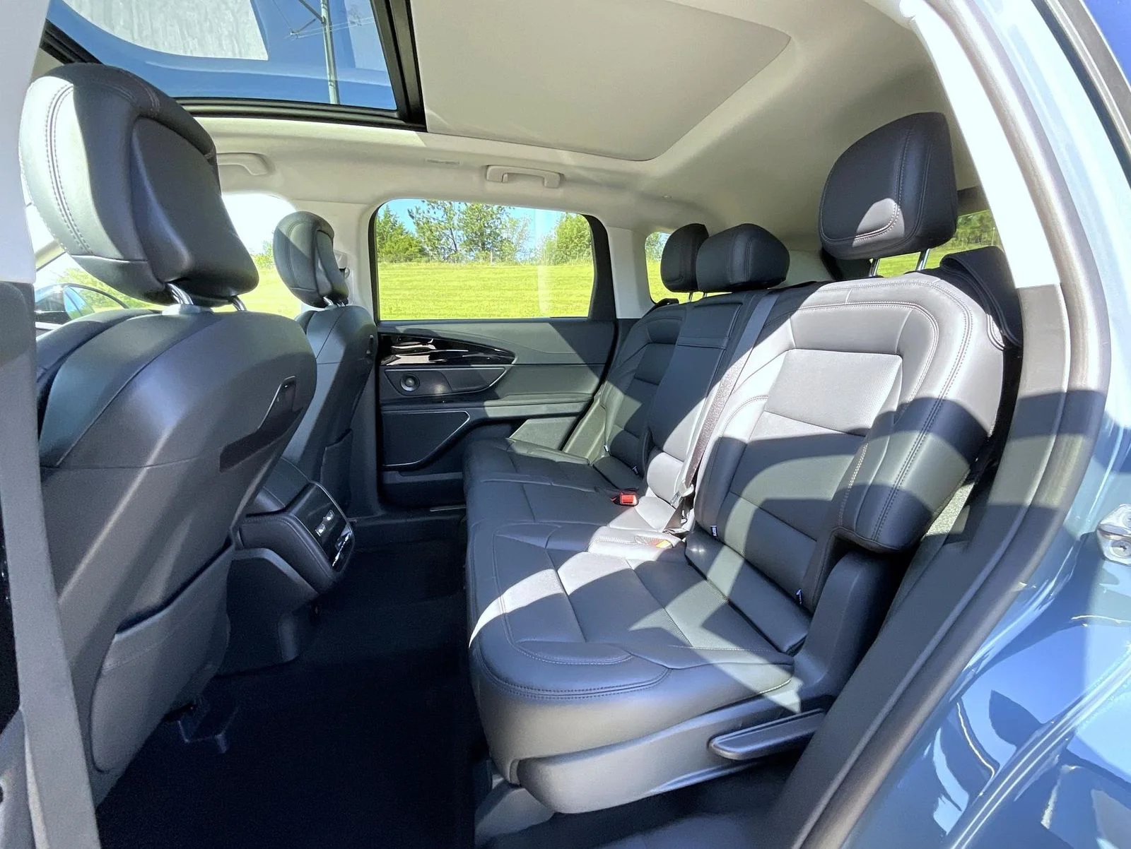 New 2026 Blue Lincoln Premiere image 19