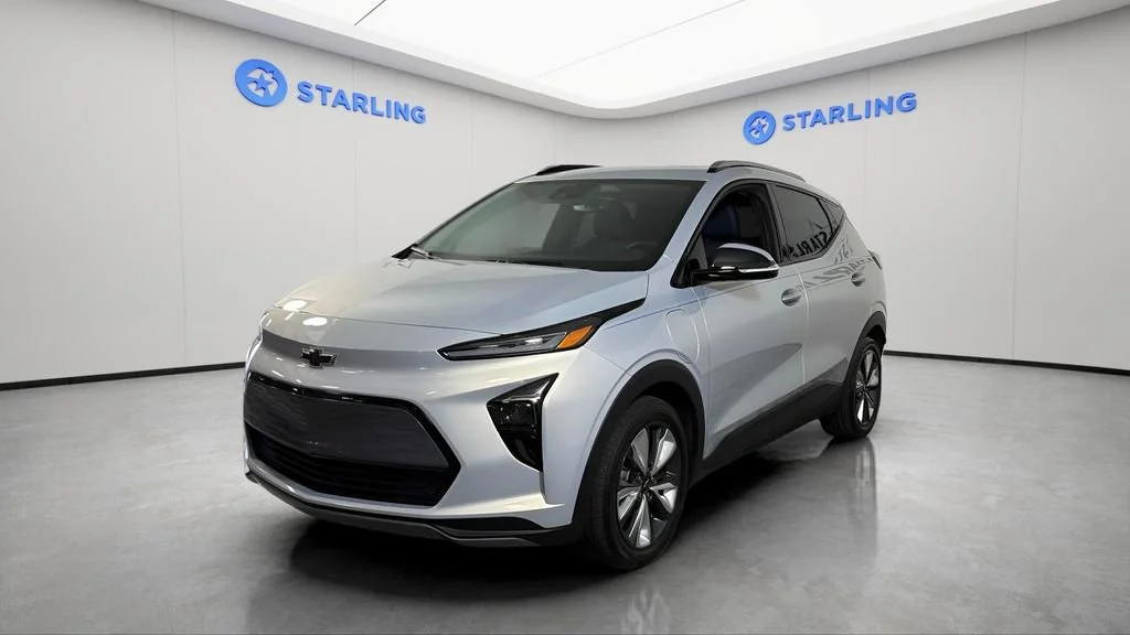 Used 2023 Silver Flare Metallic Chevrolet LT image 16