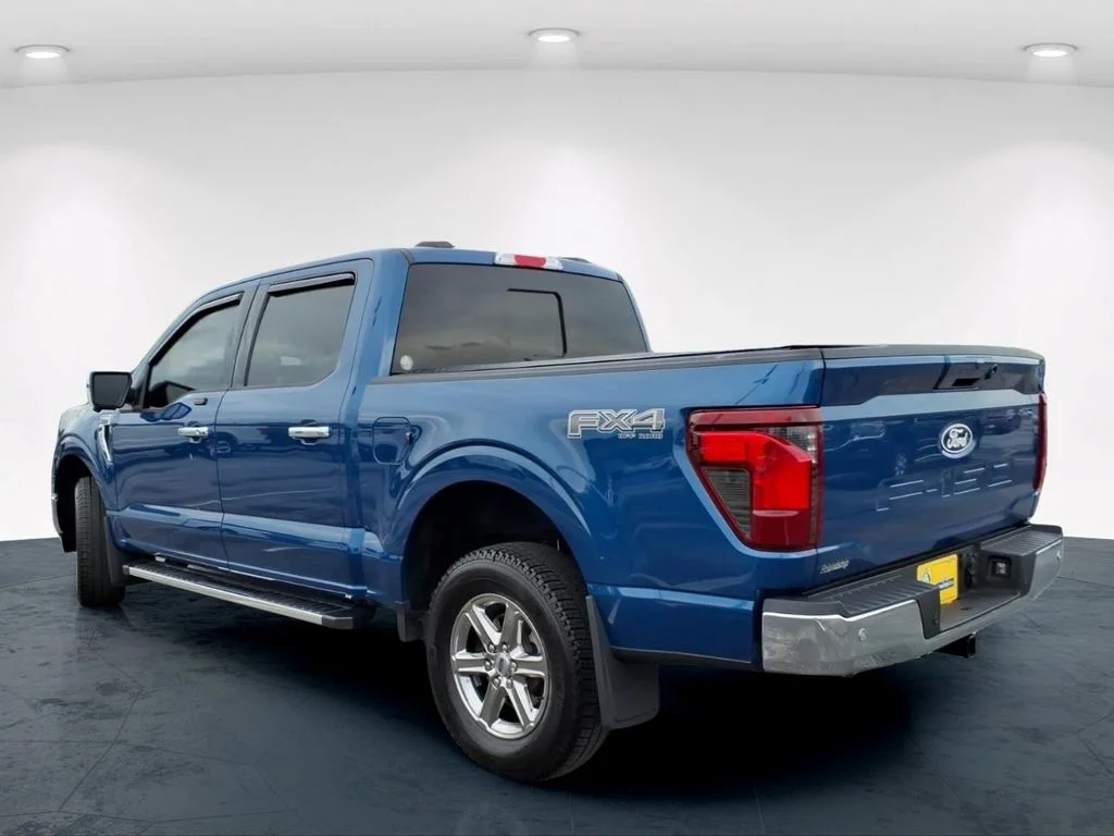 Used 2025 Blue Ford XLT image 13