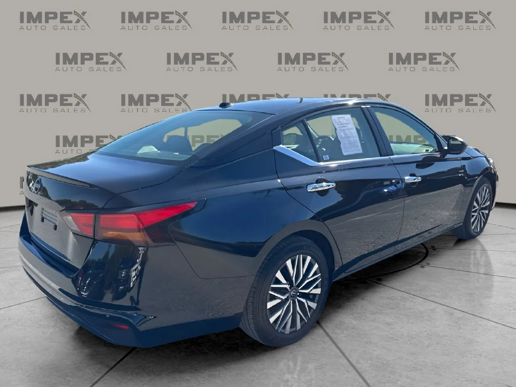 Used 2025 Black Nissan 2.5 SV image 5