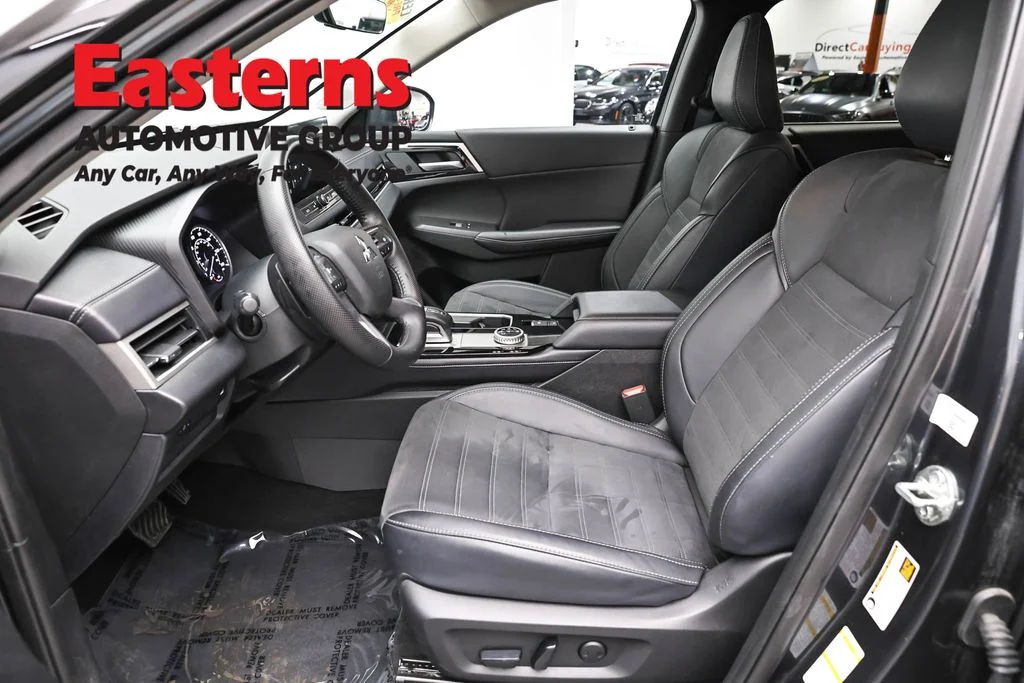 Used 2025 Gray Mitsubishi SE image 14