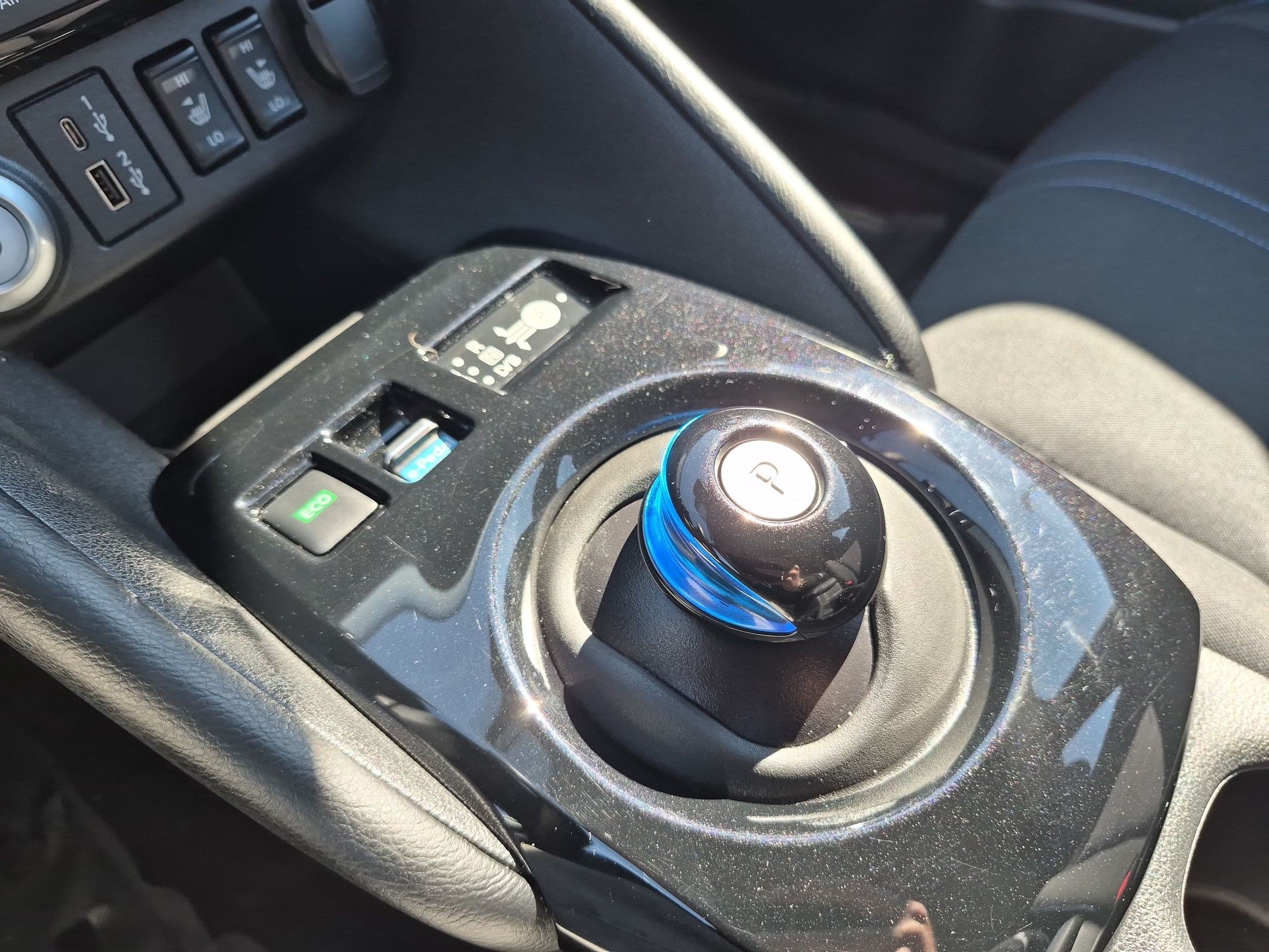 Used 2025 Super Black Nissan SV PLUS image 26