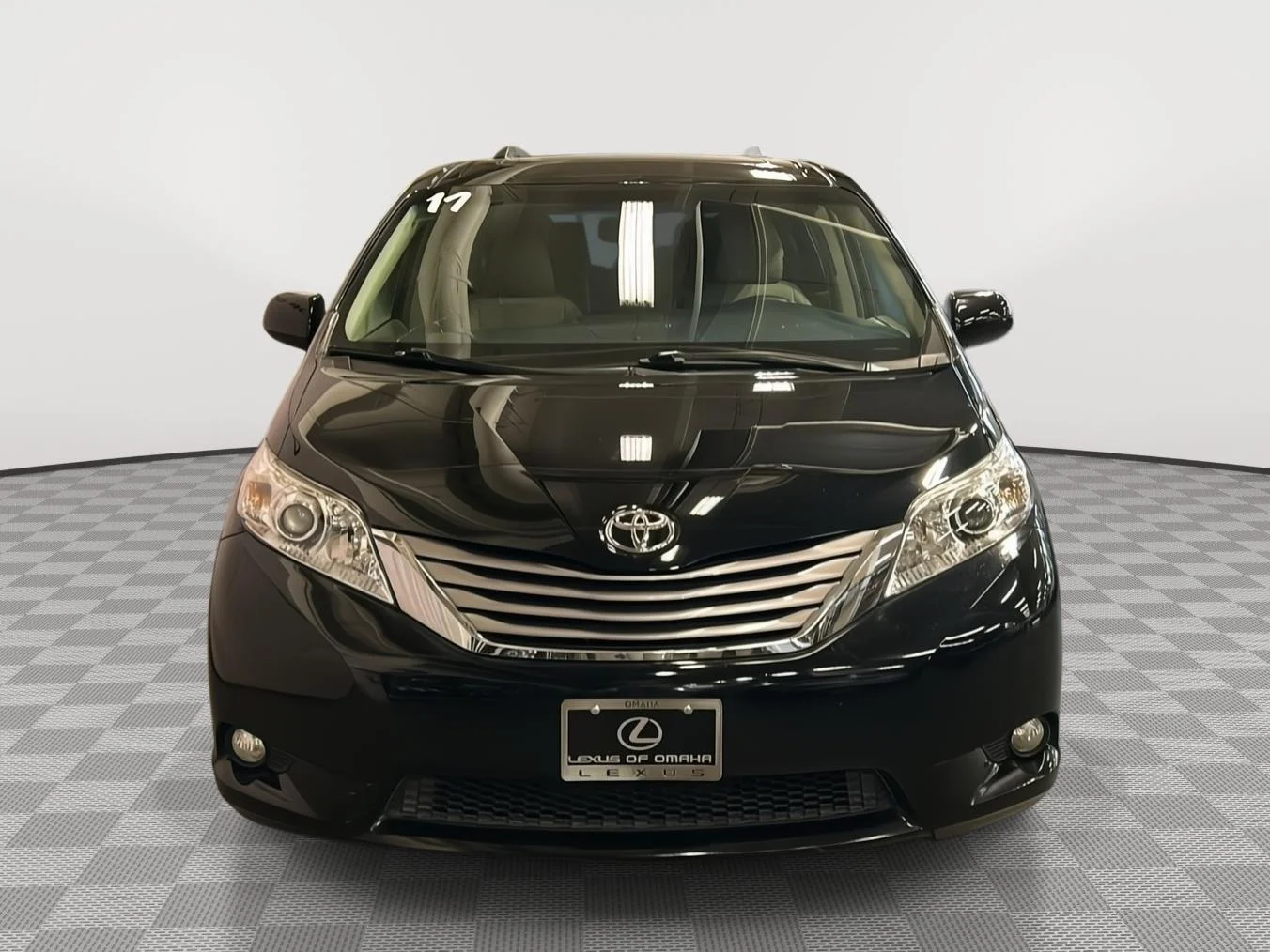 Used 2017 Midnight Black Metallic Toyota XLE Premium image 23