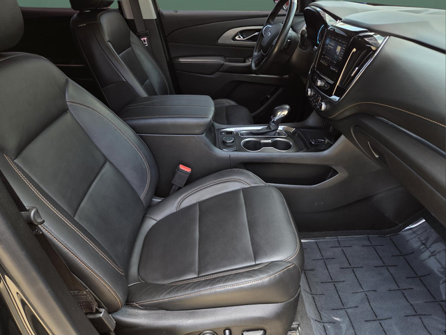 Used 2021 Gray Chevrolet RS image 29