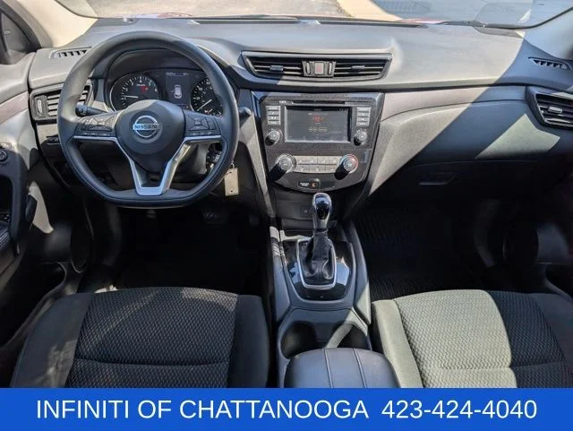 Used 2021 Red Nissan S image 11