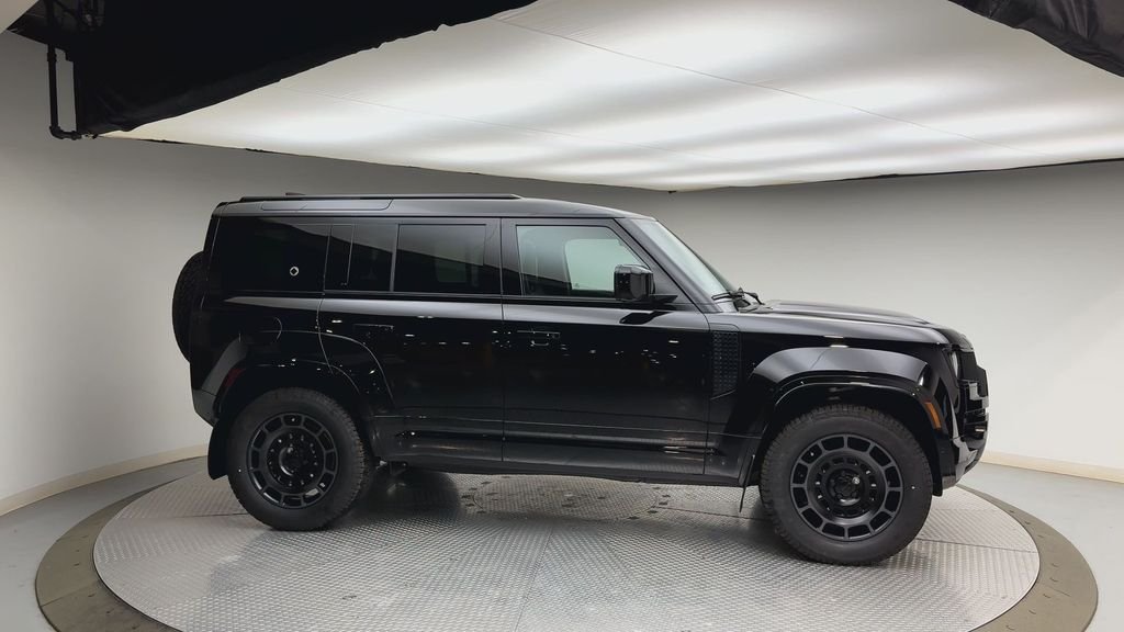 New 2026 Narvik Black Land Rover OCTA image 9