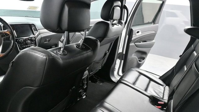 Used 2021 White Jeep Limited image 22