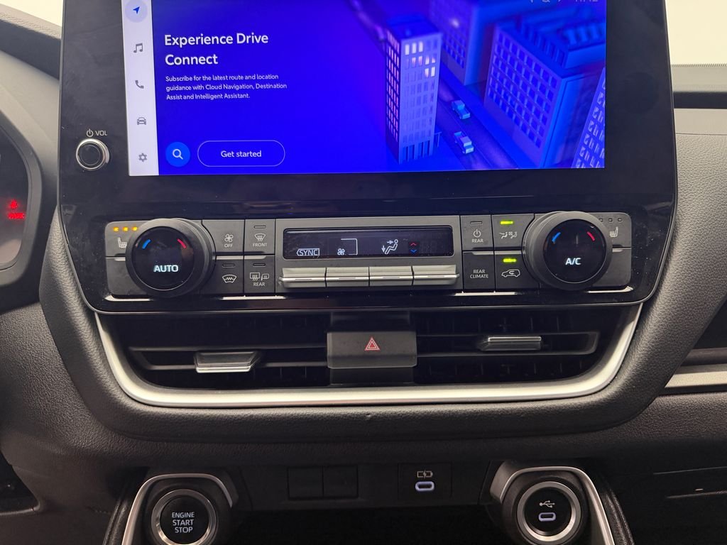 Used 2025  Toyota XLE image 27