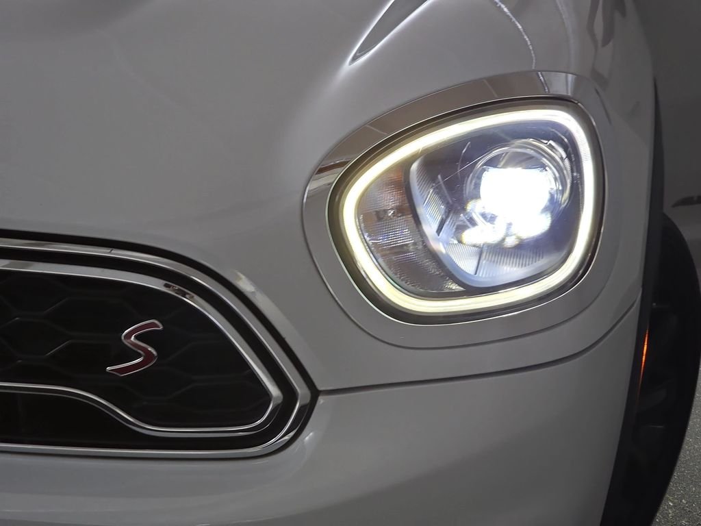 Used 2017 Light White MINI Base image 31