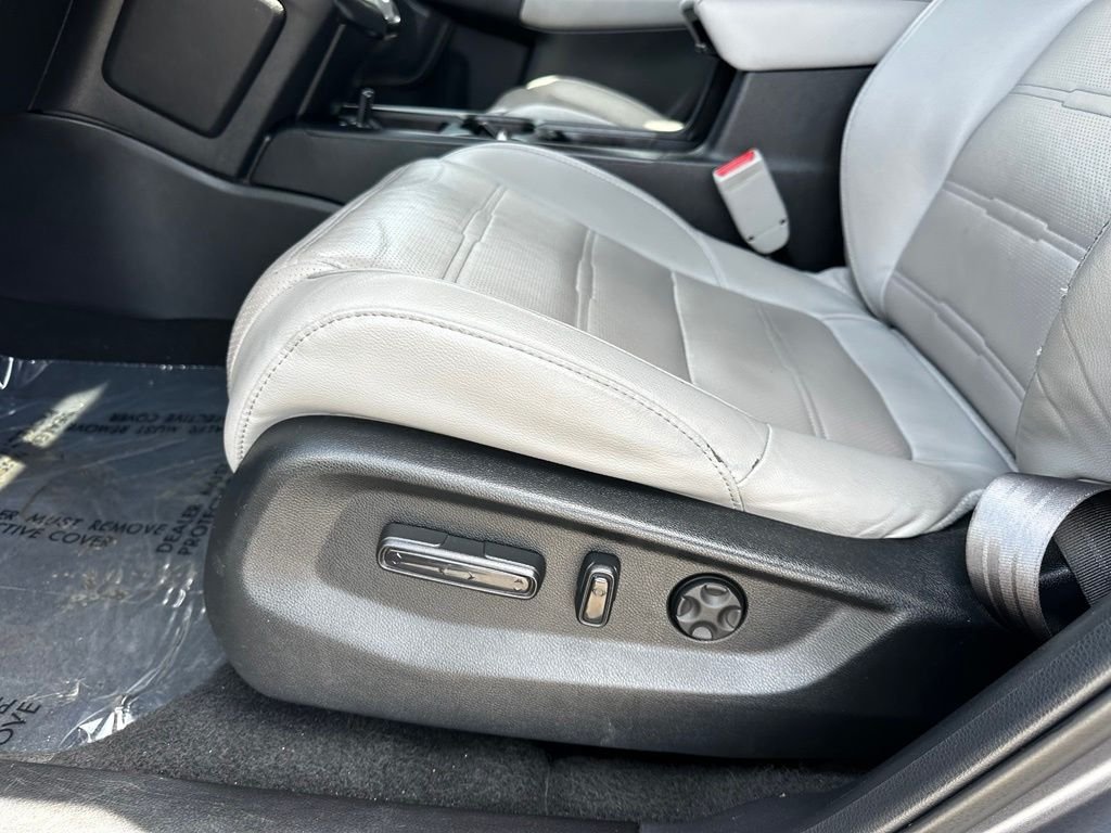 Used 2018  Honda EX-L image 22