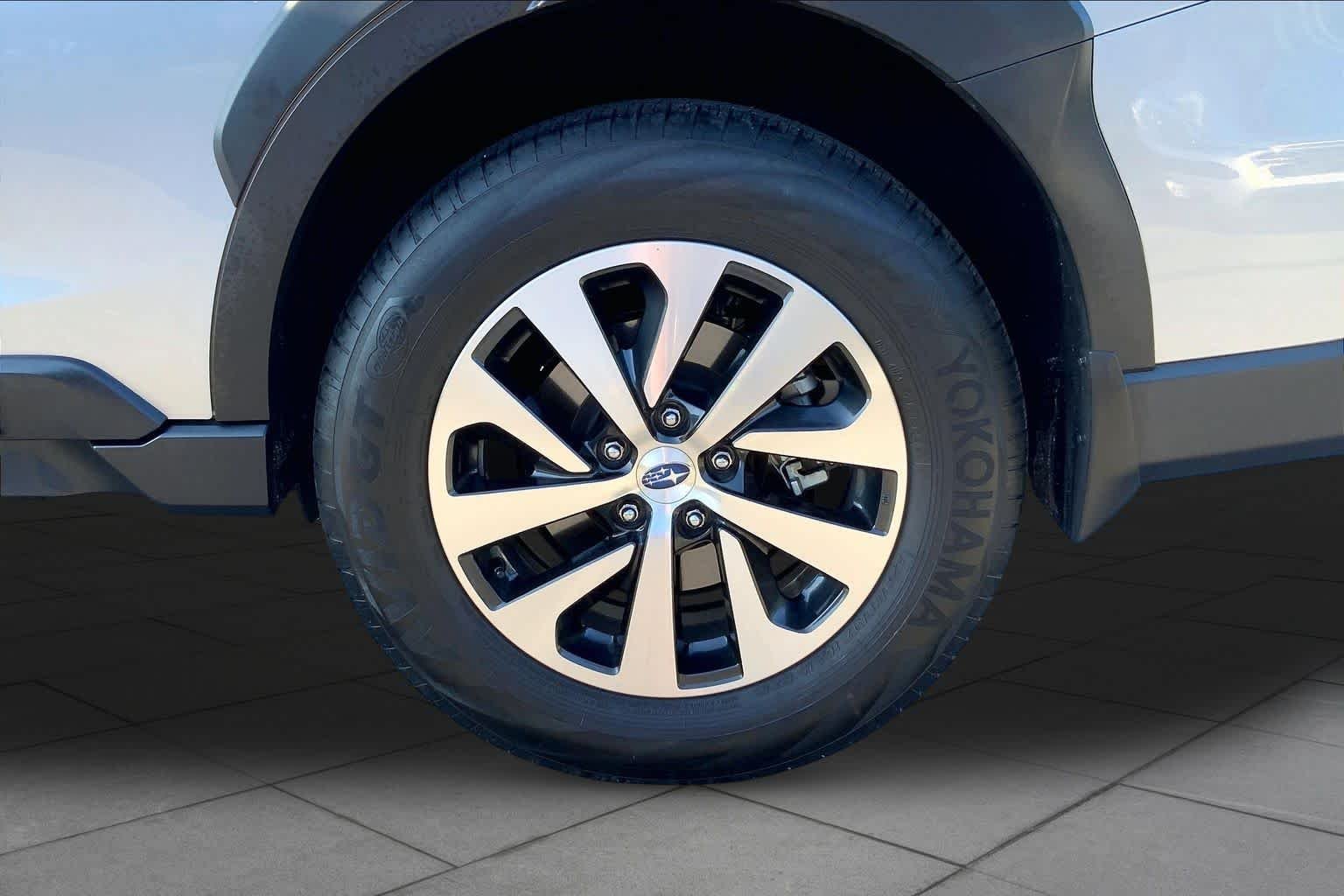 Used 2025 Ice Silver Metallic Subaru Premium image 11