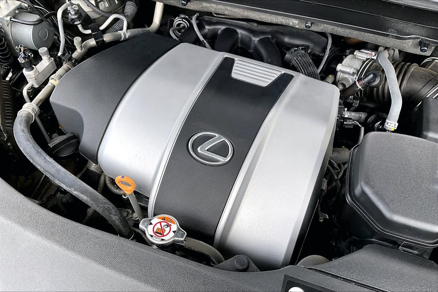 Used 2019 Atomic Silver Lexus  image 30