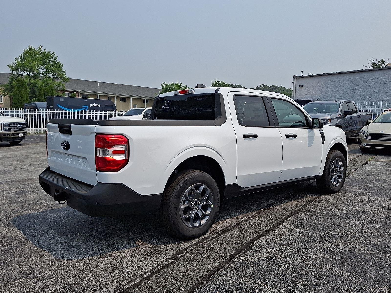 New 2026 Oxford White Ford XLT image 4