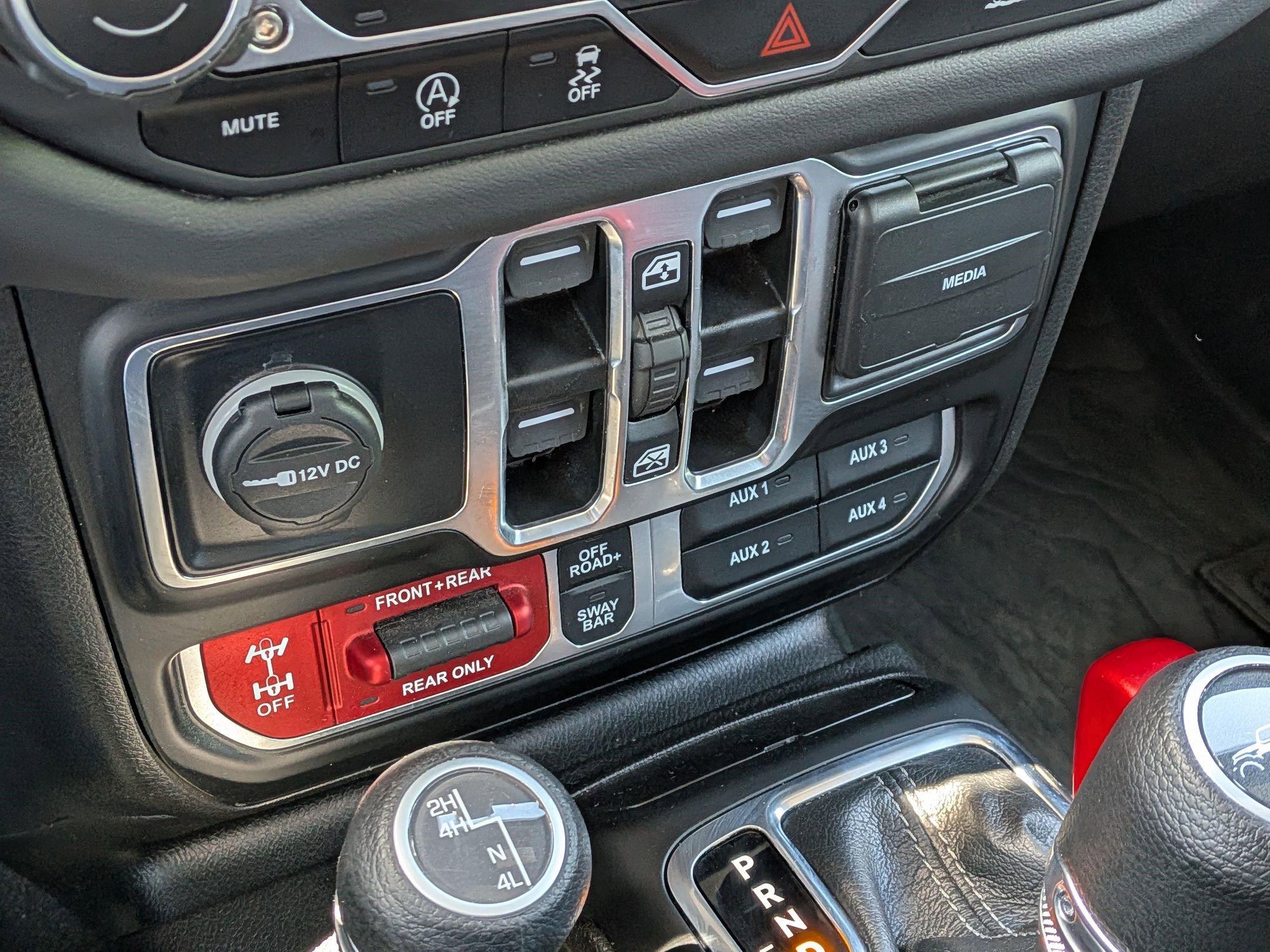 Used 2024 Anvil Clearcoat Jeep Rubicon image 23