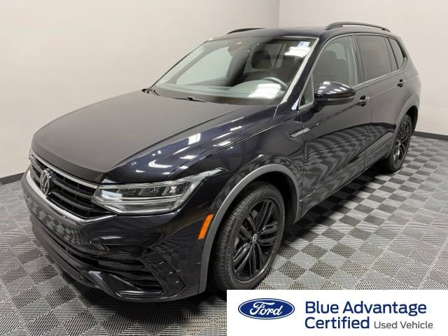 Certified Used 2022 Deep Black Pearl Effect Volkswagen 2.0T SE R-Line Black image 1