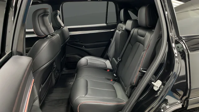 Used 2025 Diamond Black Jeep Launch Edition image 23