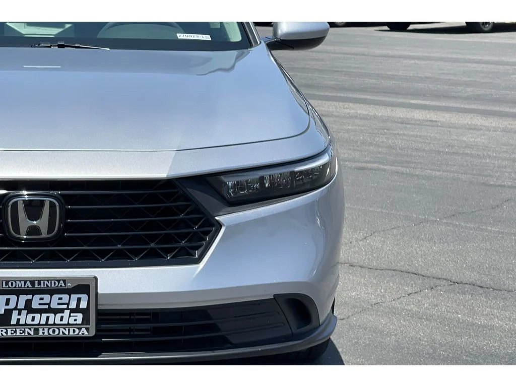 Used 2024 Solar Silver Metallic Honda LX image 19