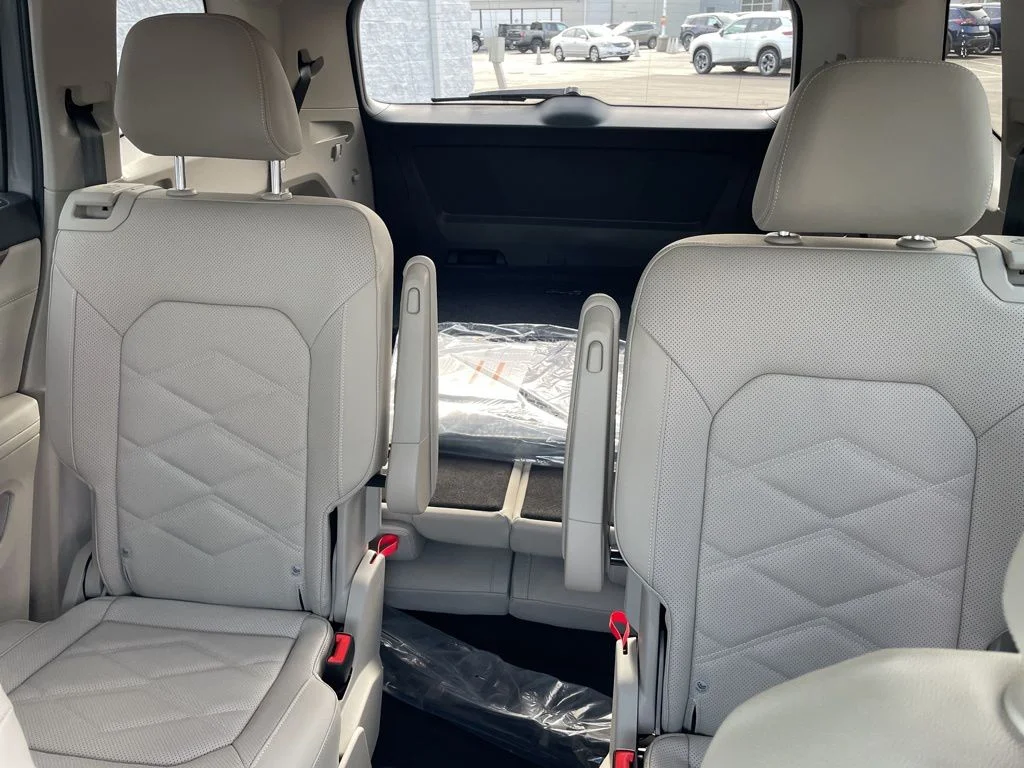 2026 Volkswagen Atlas SE w/Tech - Photo 8