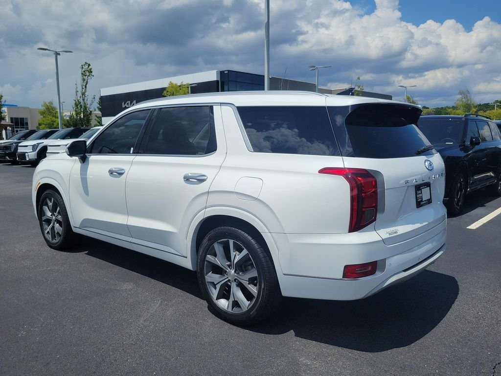 Used 2022 White Hyundai Limited image 6
