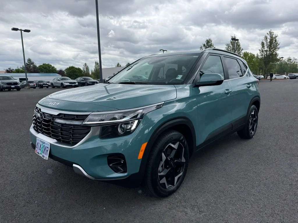 Used 2025 Pluton Blue Kia EX image 3